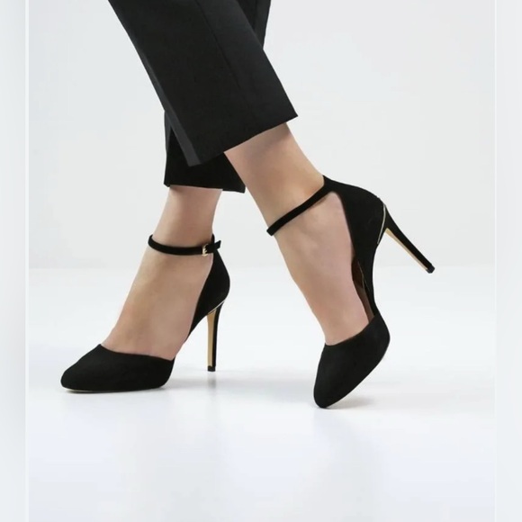 NEW Michael Kors Ankle Strap Pumps - Size 9.5 - Picture 3 of 7